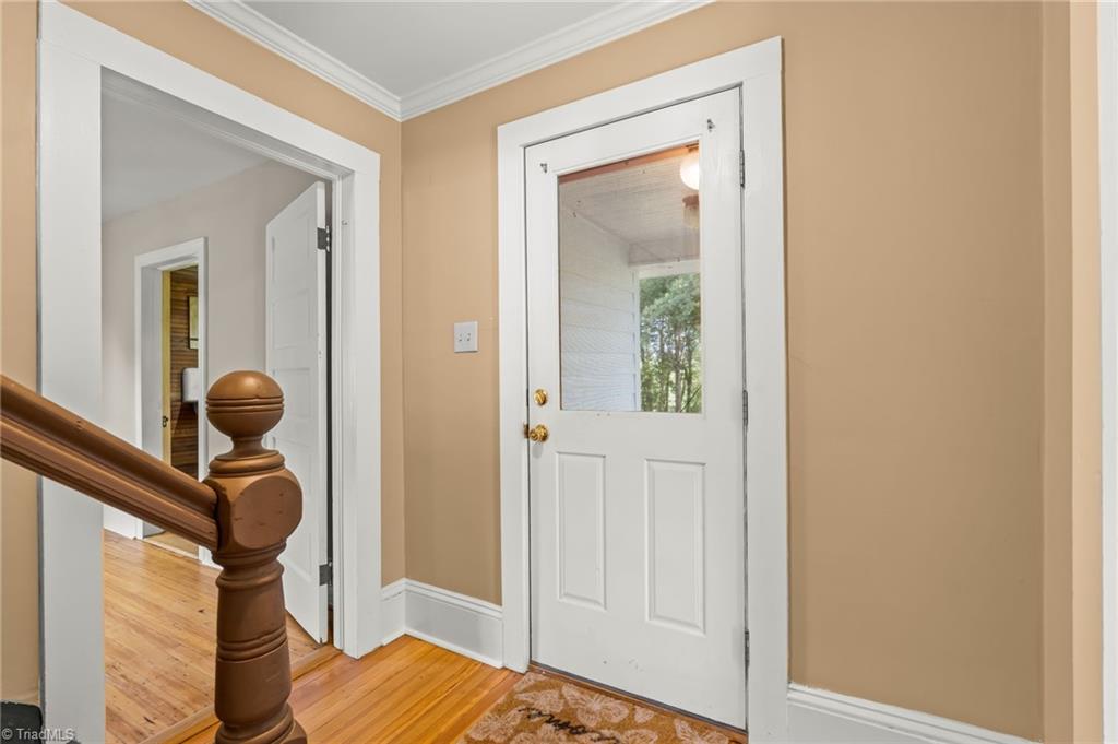 3875 New Walkertown Road Winston-Salem, NC 27105 - Photo 5 of 47 Foyer