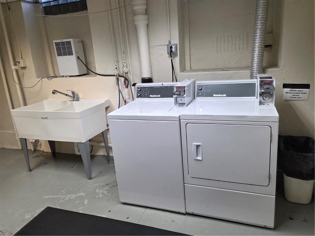 701 4th Street, Unit 2 Pittsburgh, PA 15215 - Photo 23 of 24 a utility room with dryer and washer