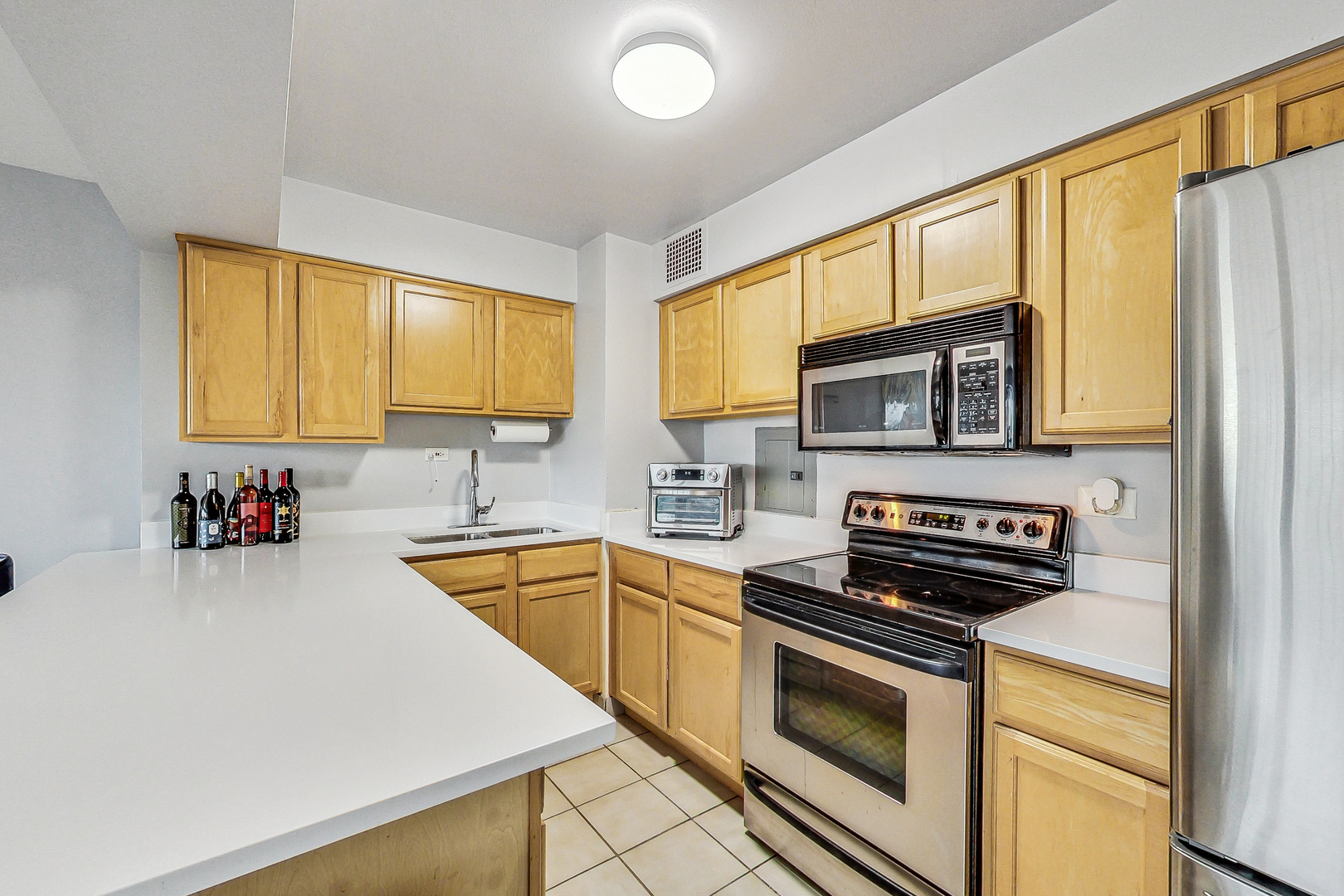 6030 North Sheridan Road, Unit 511 Chicago, IL 60660 - Photo 4 of 12