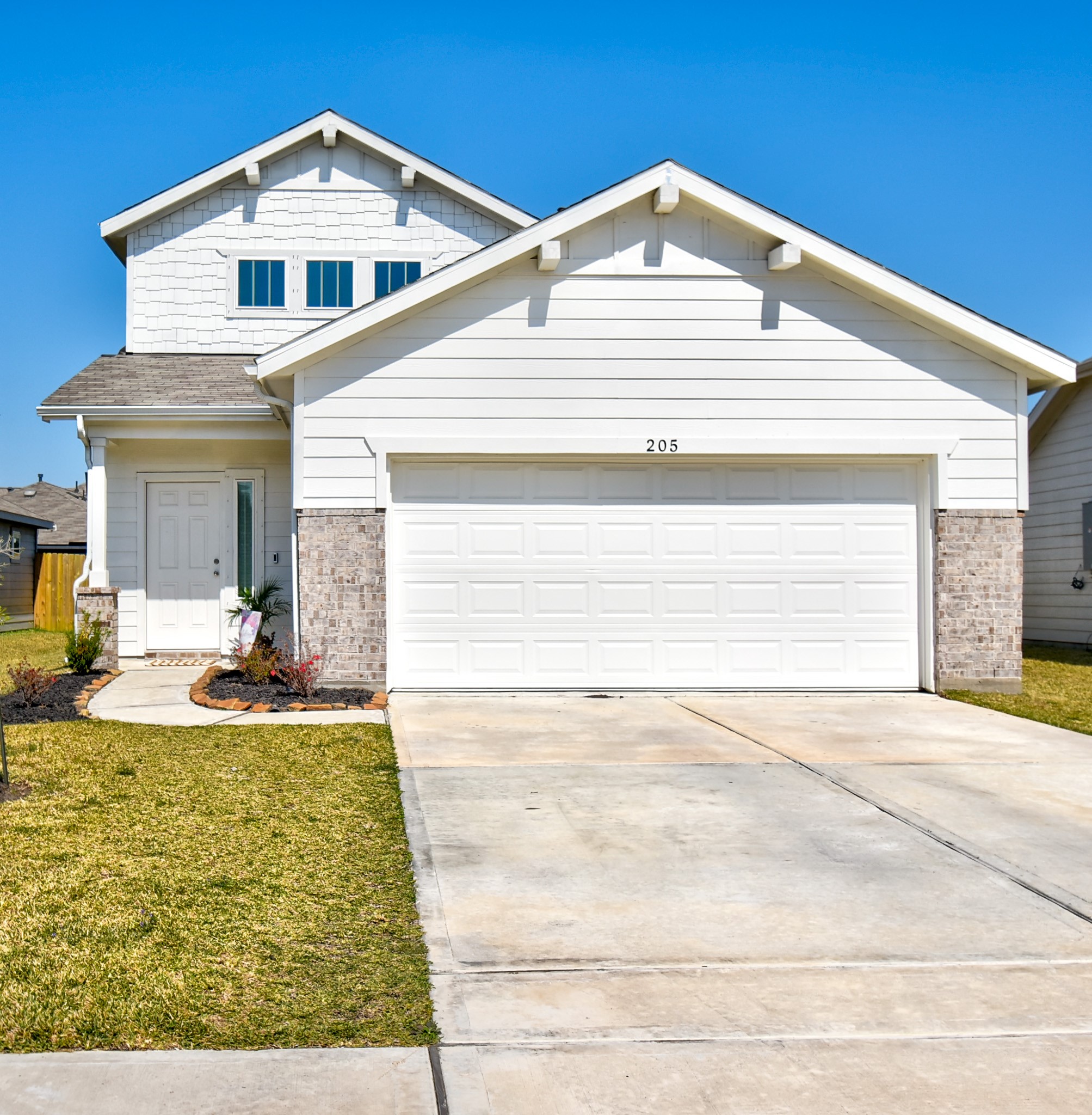 205 Laura Leigh Lane Angleton, TX 77515 - Photo 2 of 29