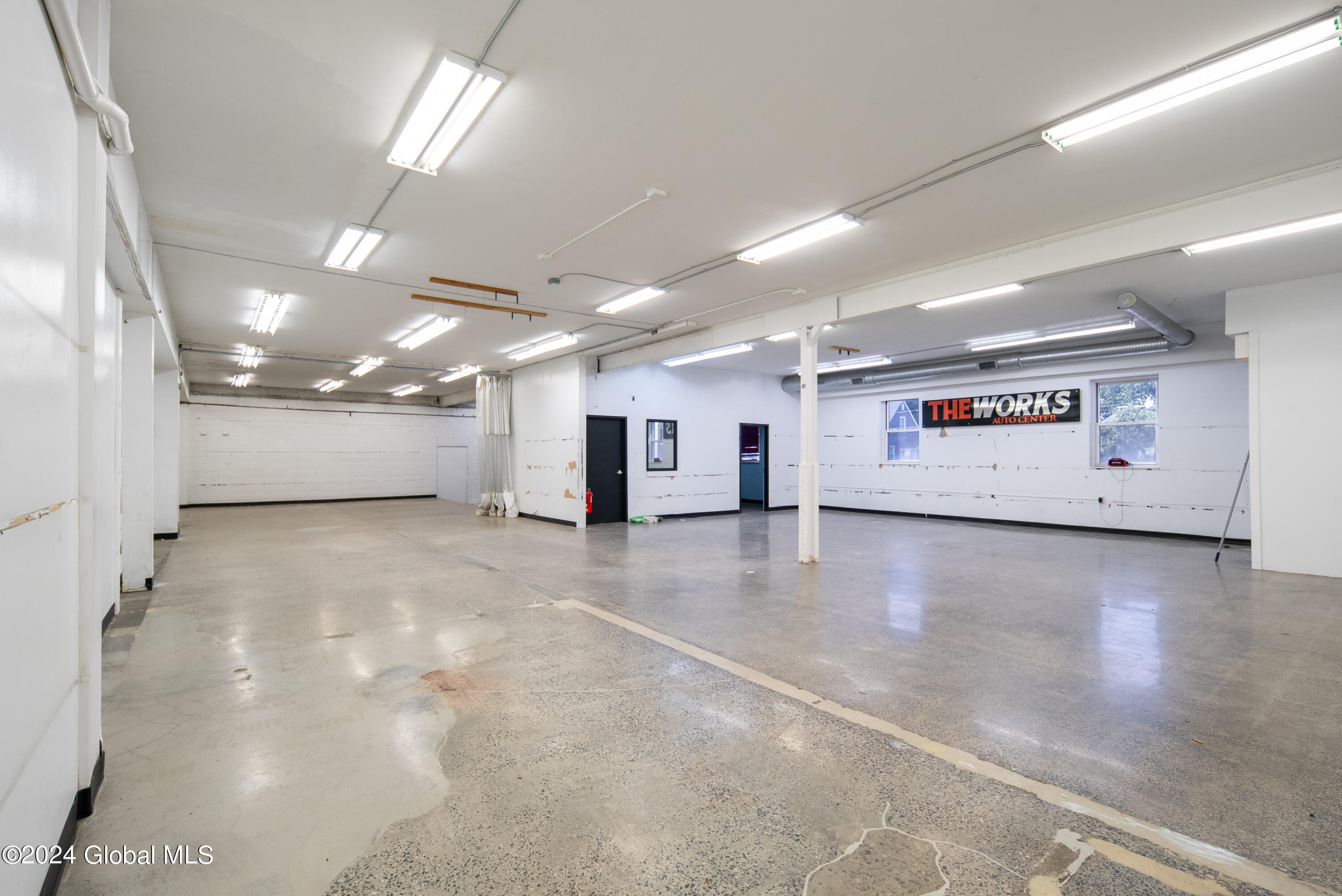 8 Nolan Road Albany, NY 12205 - Photo 6 of 21 0045