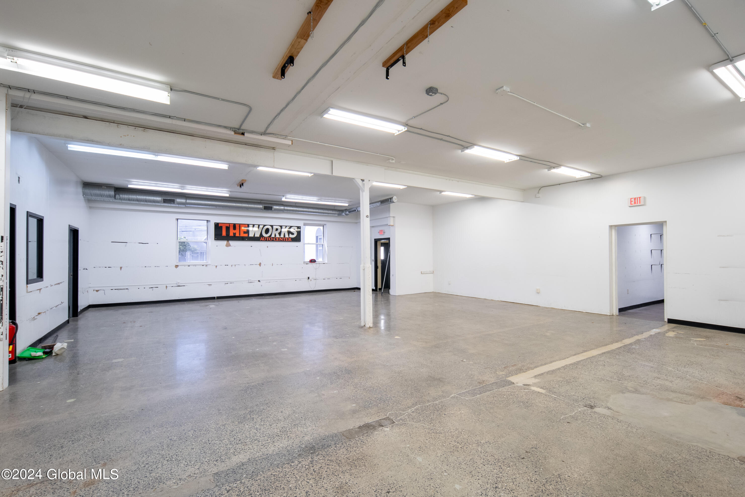 8 Nolan Road Albany, NY 12205 - Photo 7 of 21 0046