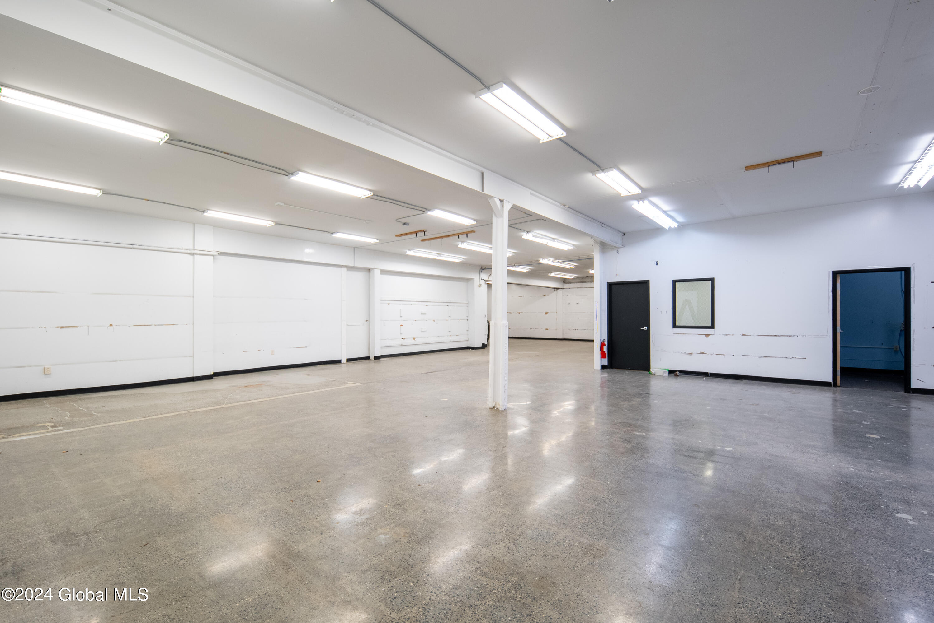 8 Nolan Road Albany, NY 12205 - Photo 9 of 21 0048