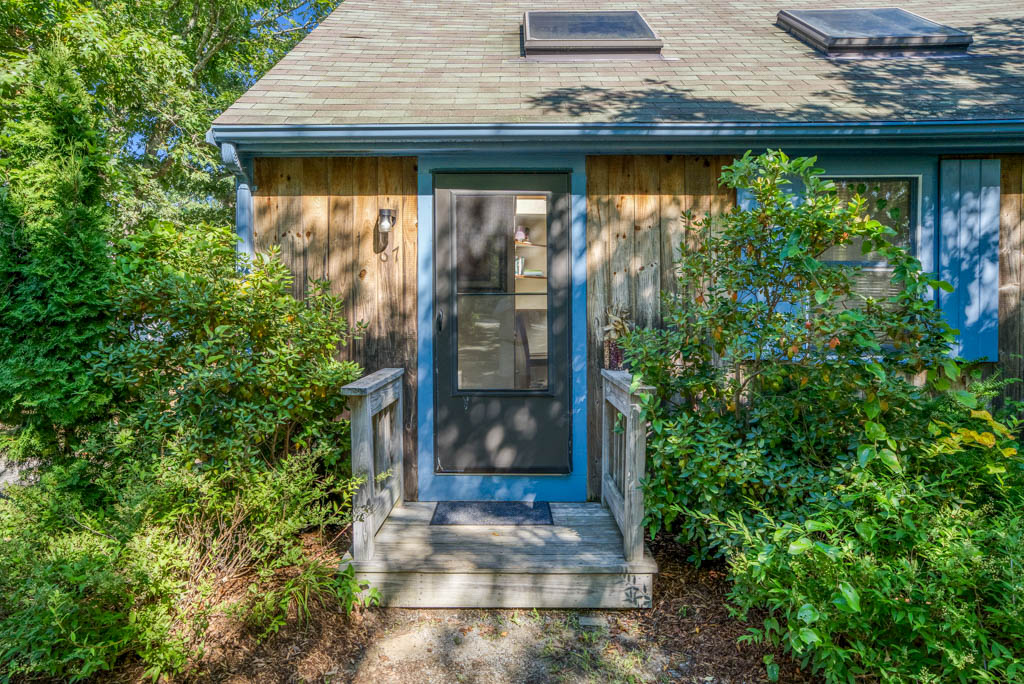 67 Saddle Club Road Edgartown, MA 02539 - Photo 3 of 19 Gallery Image 3