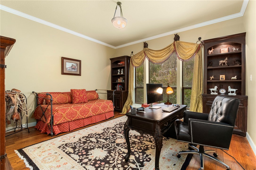 322 Whispering Meadow Magnolia, TX 77355 - Photo 15 of 34 a living room with furniture and lamp