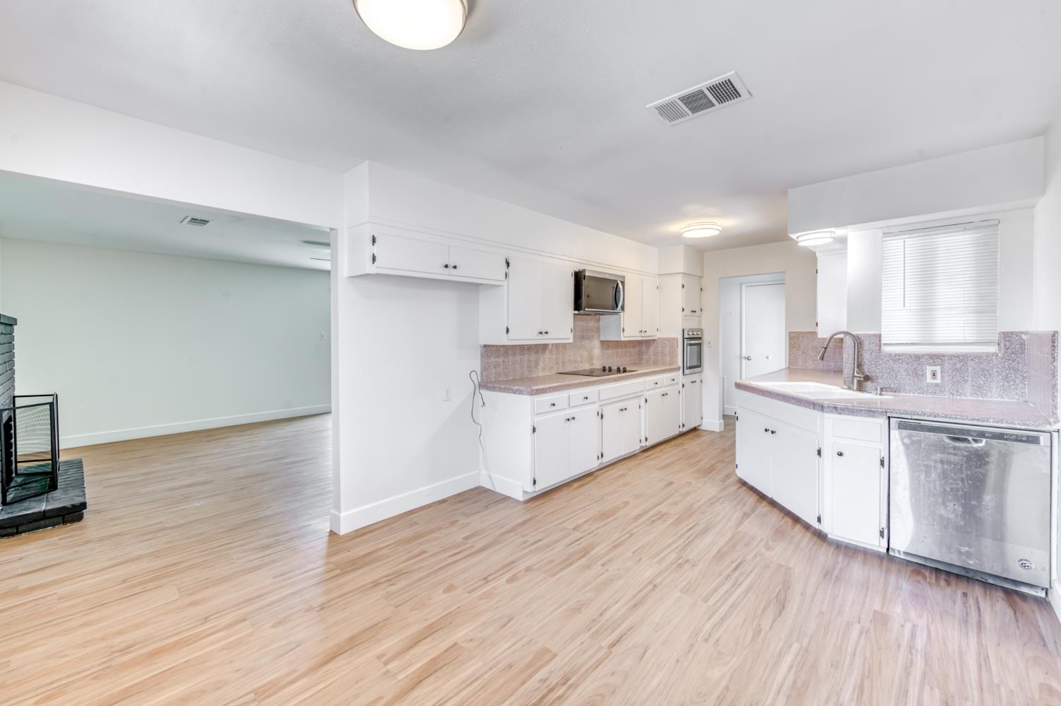 1509 Harding Avenue Chowchilla, CA 93610 - Photo 8 of 33