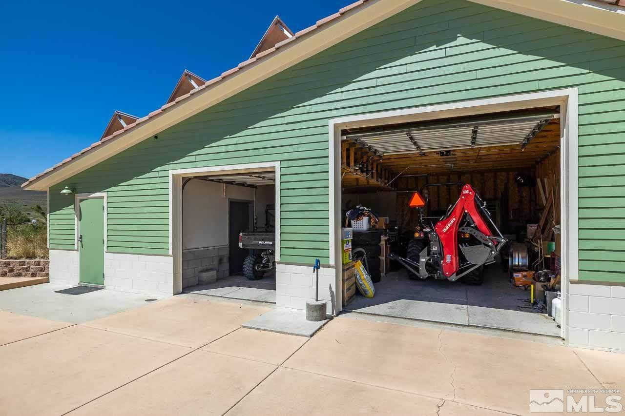 3415 Basque Oven Road Reno, NV 89510 - Photo 7 of 32 a view of a garage