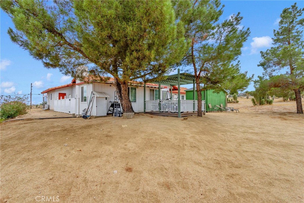 9224 Beekley Road Phelan, CA 92371 - Photo 33 of 52 a view of backyard