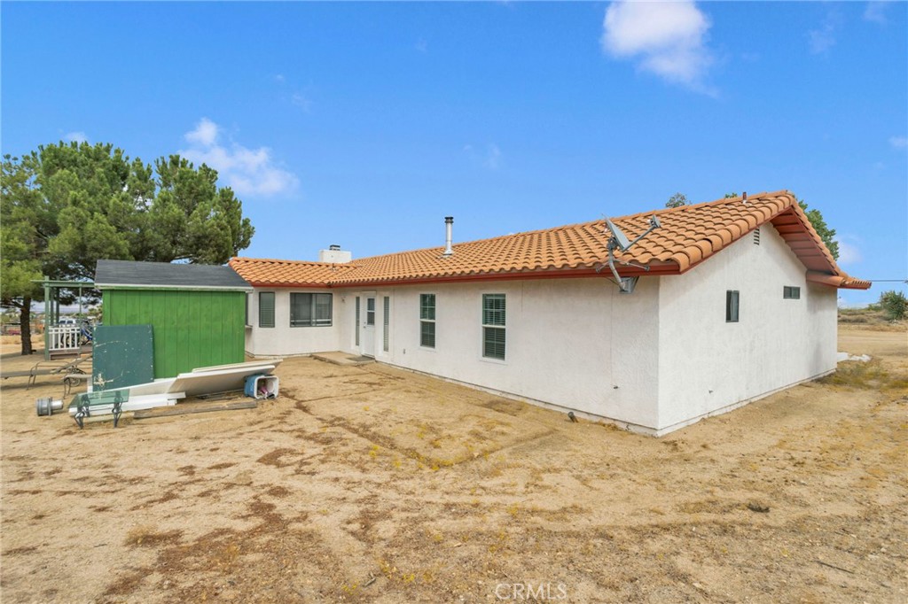 9224 Beekley Road Phelan, CA 92371 - Photo 40 of 52 a view of a house with a patio