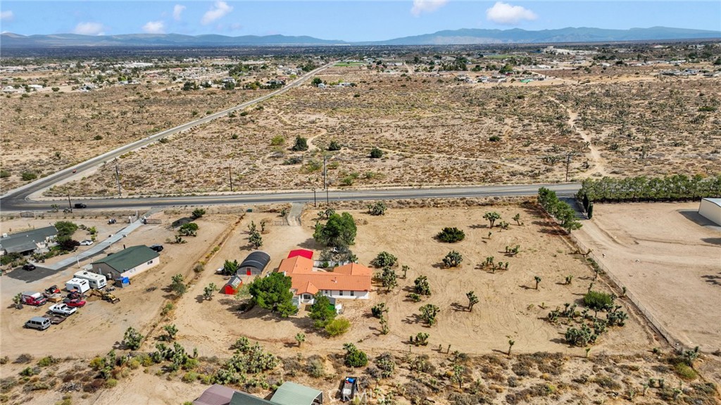 9224 Beekley Road Phelan, CA 92371 - Photo 50 of 52 a view of an outdoor space and a yard