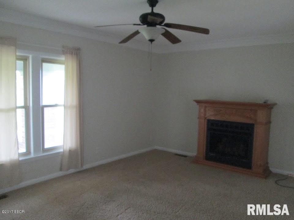 16486 Pittsburg Road Pittsburg, IL 62974 - Photo 2 of 25