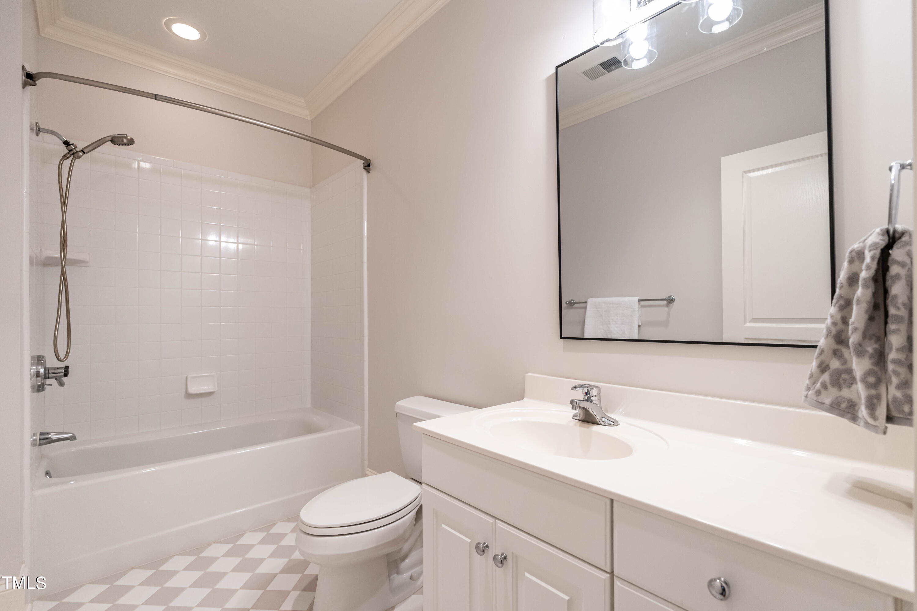 1240 Barclay Manor Way Raleigh, NC 27614 - Photo 24 of 39 virtual-tour-141151-photo-17273117764491