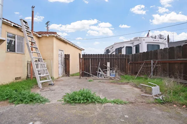 $339,900 | 1915 Tracy Court, Modesto, CA 95350