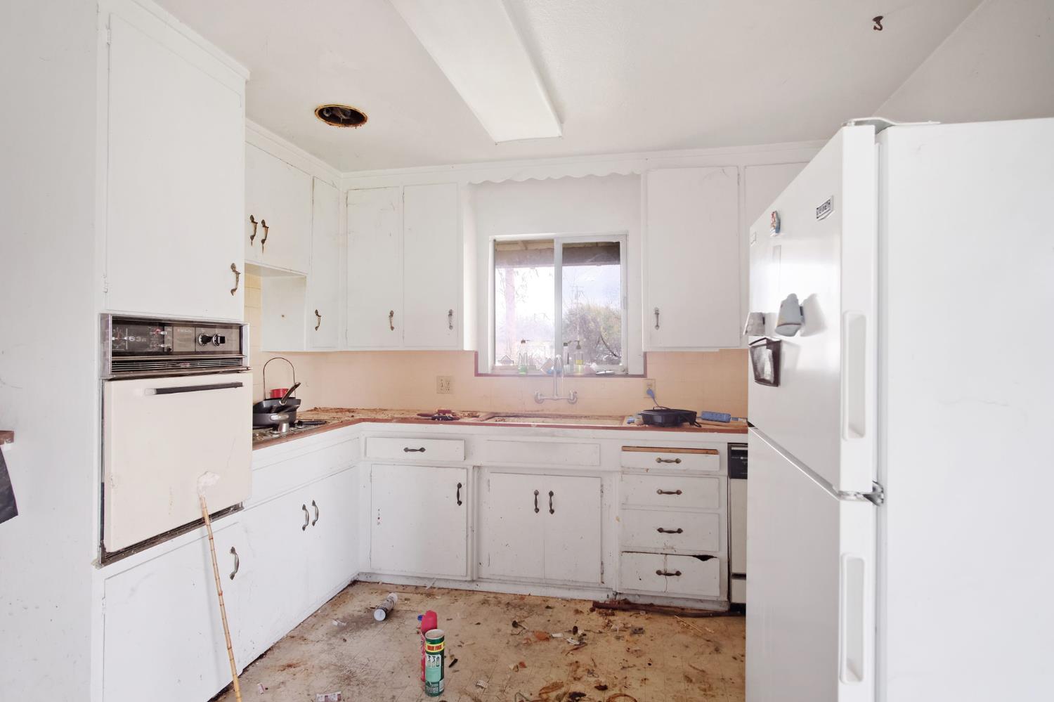 1915 Tracy Court Modesto, CA 95350 - Photo 8 of 31