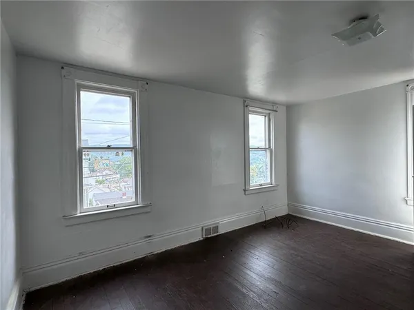 $900 | 417 5th Street, Donora, PA 15033