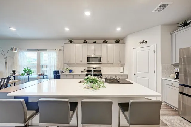 $2,950 | 1646 Homestead Farms Drive, Round Rock, TX 78665