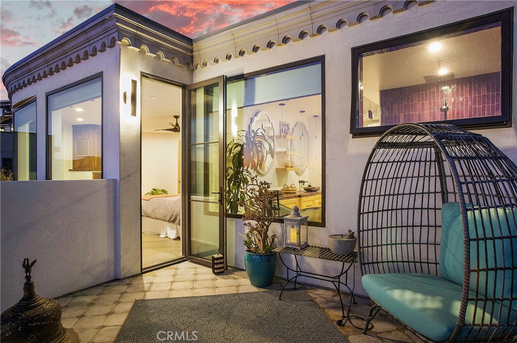 825 Coast View Drive Laguna Beach, CA 92651 - Photo 37 of 63 a view of entryway with a door