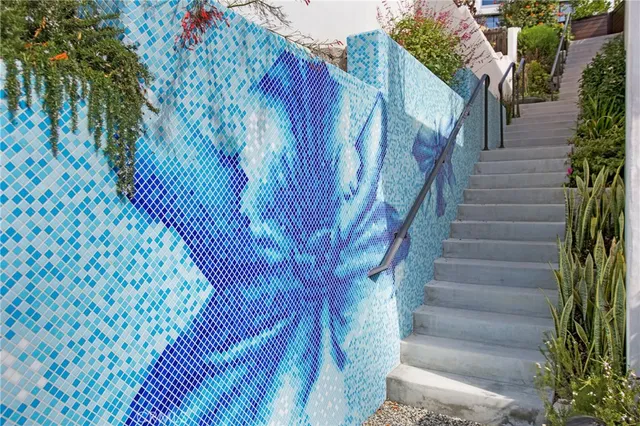 $5,395,000 | 825 Coast View Drive, Laguna Beach, CA 92651