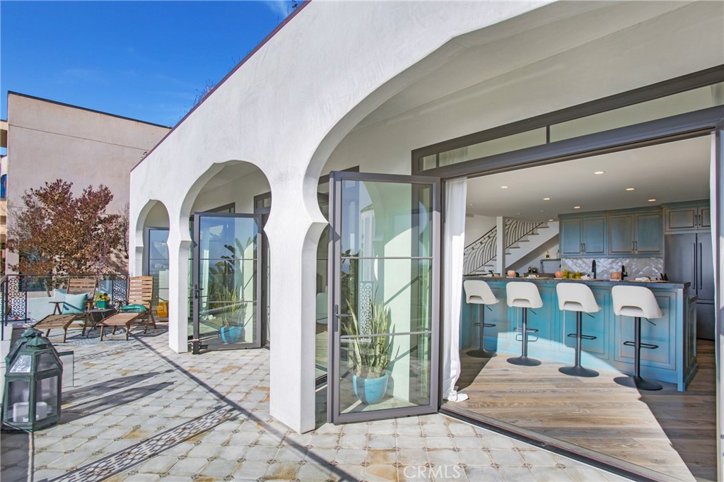 825 Coast View Drive Laguna Beach, CA 92651 - Photo 6 of 63