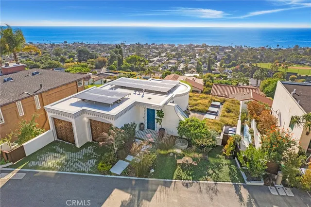 $5,395,000 | 825 Coast View Drive, Laguna Beach, CA 92651