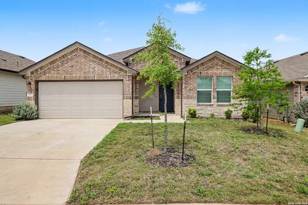 $1,750 | 817 Pronghorn Trail, Seguin, TX 78155