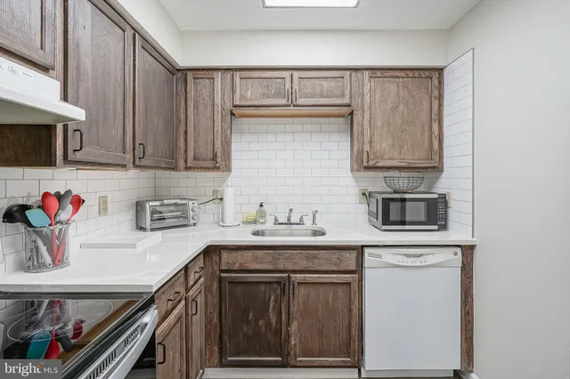 $178,000 | 2049 Lucas Lane, Voorhees, NJ 08043