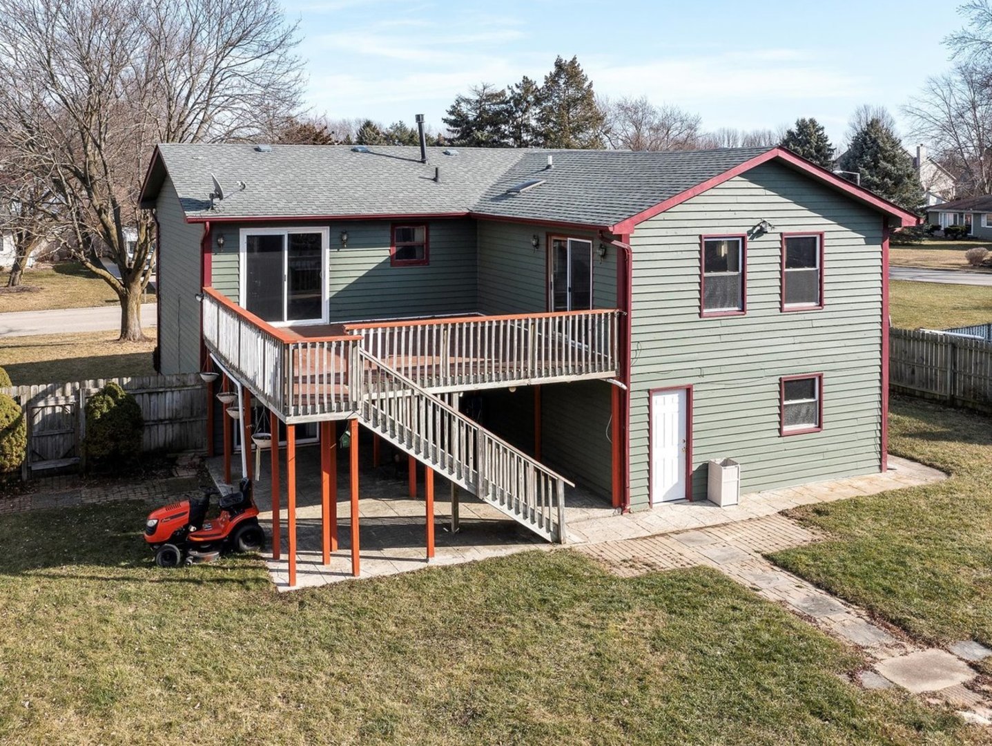 100 Augusta Road Oswego, IL 60543 - Photo 2 of 30 Gallery Image 2