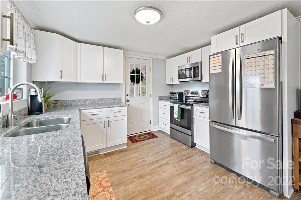 181 Hill Road Marion, NC 28752 - Photo 13 of 35 Gallery Image 13