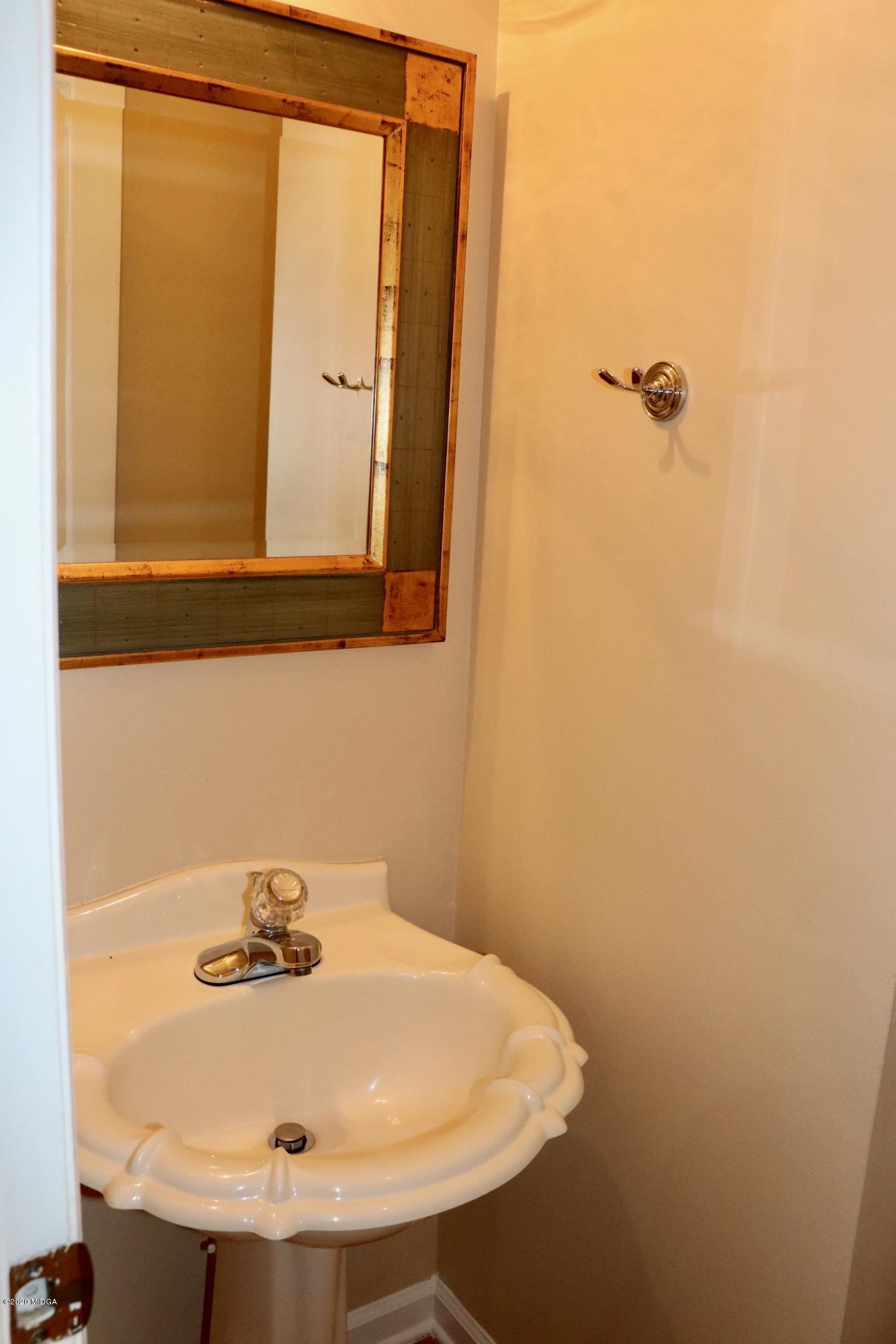 130 Springfield Boulevard Macon, GA 31210 - Photo 11 of 23 11-HALF BATH 1