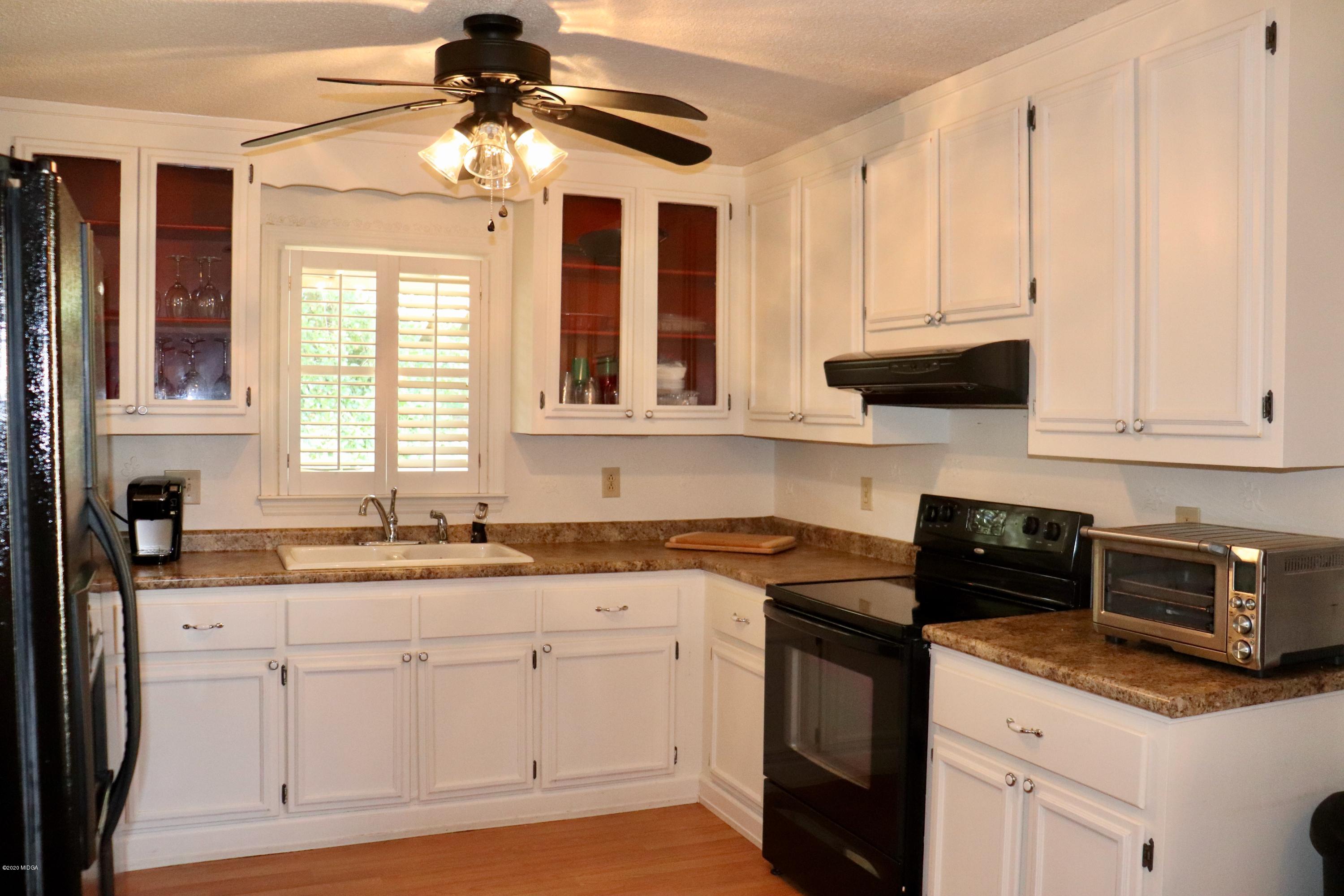 130 Springfield Boulevard Macon, GA 31210 - Photo 7 of 23 7-KITCHEN 1