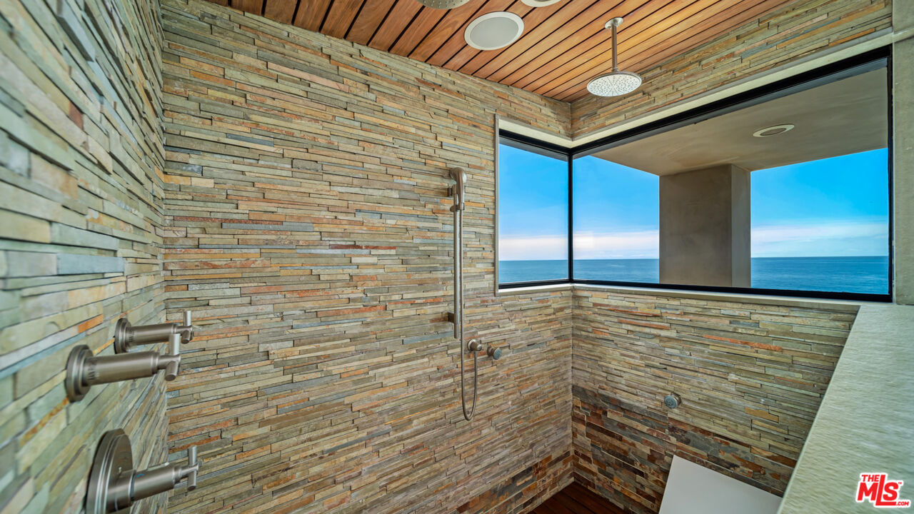 25250 Malibu Road Malibu, CA 90265 - Photo 42 of 66 a view of door