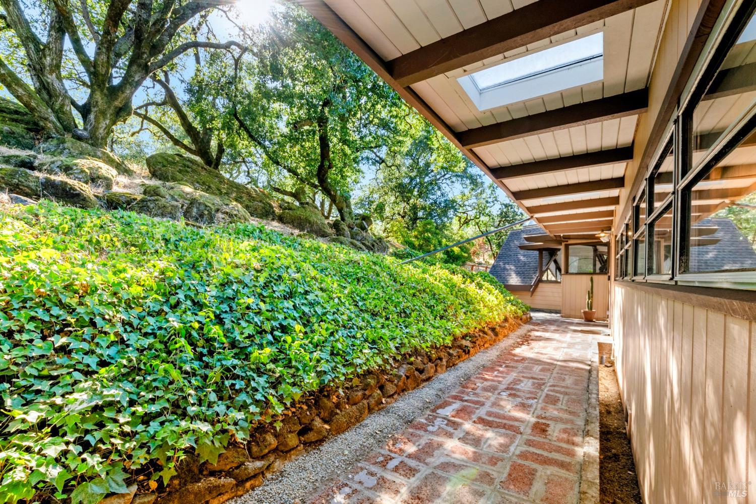 2140 Hyland Court Santa Rosa, CA 95404 - Photo 8 of 51 a view of a garden