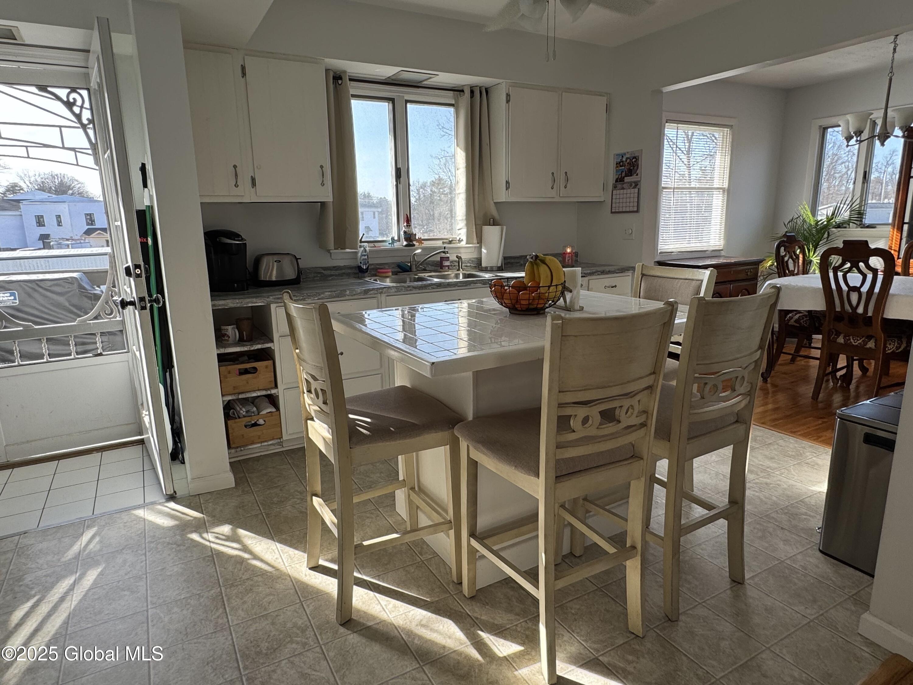 21 Old Plank Road Halfmoon, NY 12188 - Photo 4 of 10 IMG_4641