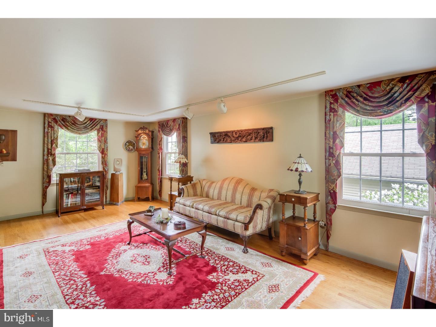 185 Pearl Croft Road Cherry Hill, NJ 08034 - Photo 3 of 24 Gallery Image 3