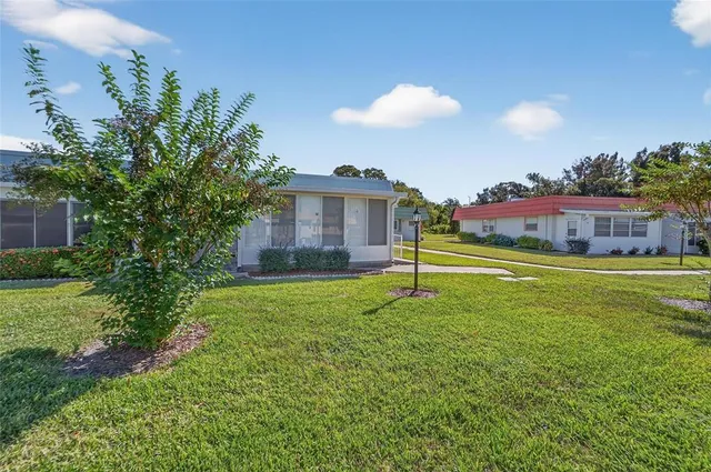 $1,700 | 1802 Bedford Lane, Unit 12, Sun City Center, FL 33573