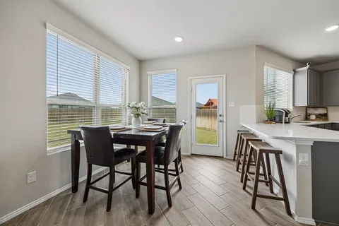 $379,900 | 925 Billups Drive, Van Alstyne, TX 75495
