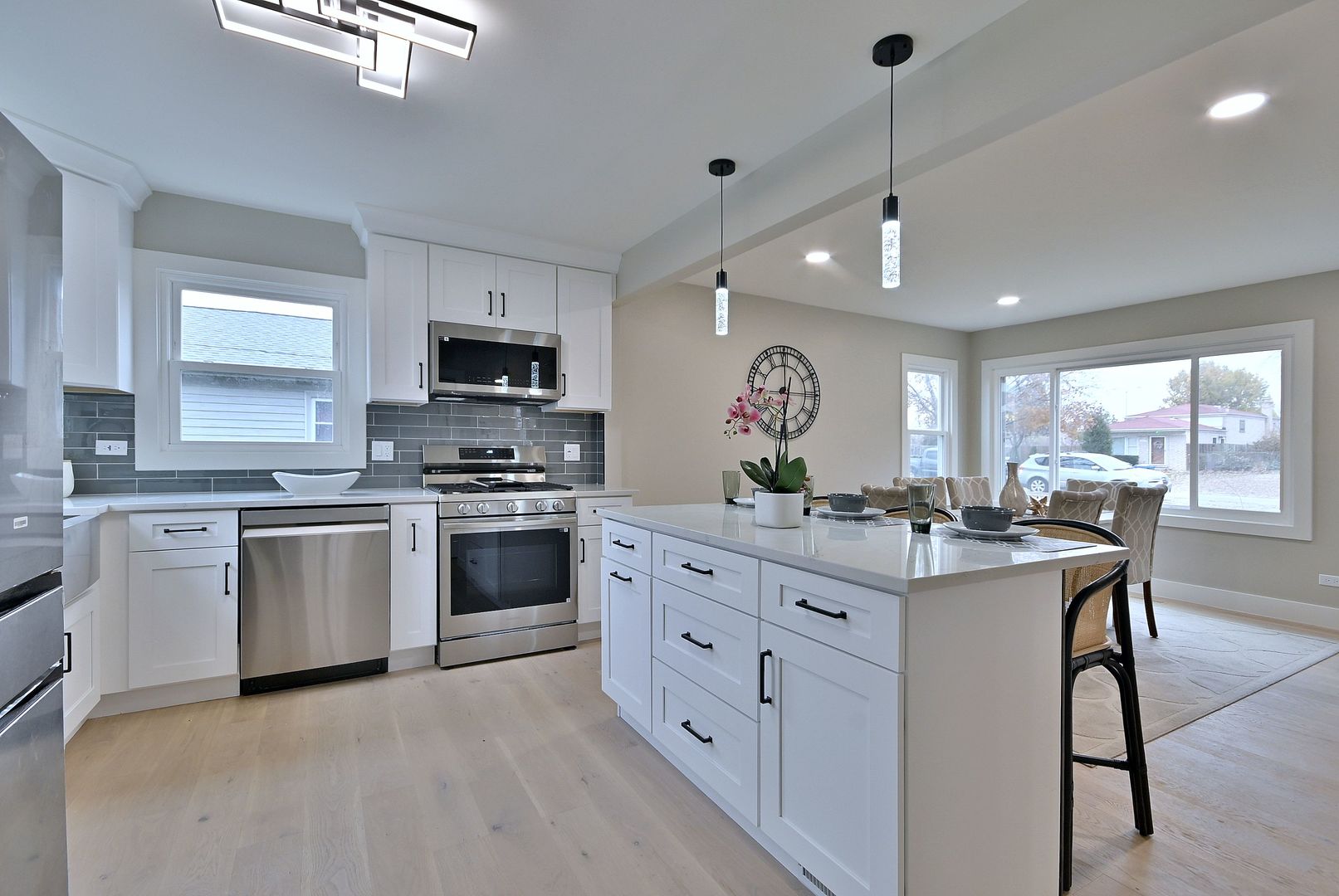 656 Comstock Avenue Elmhurst, IL 60126 - Photo 9 of 39