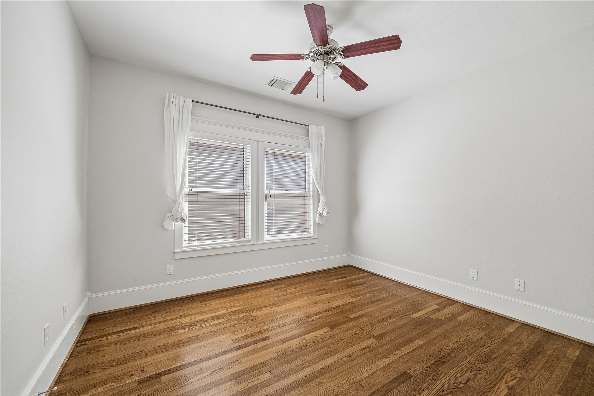 1534 Nicholson Street Houston, TX 77008 - Photo 25 of 31