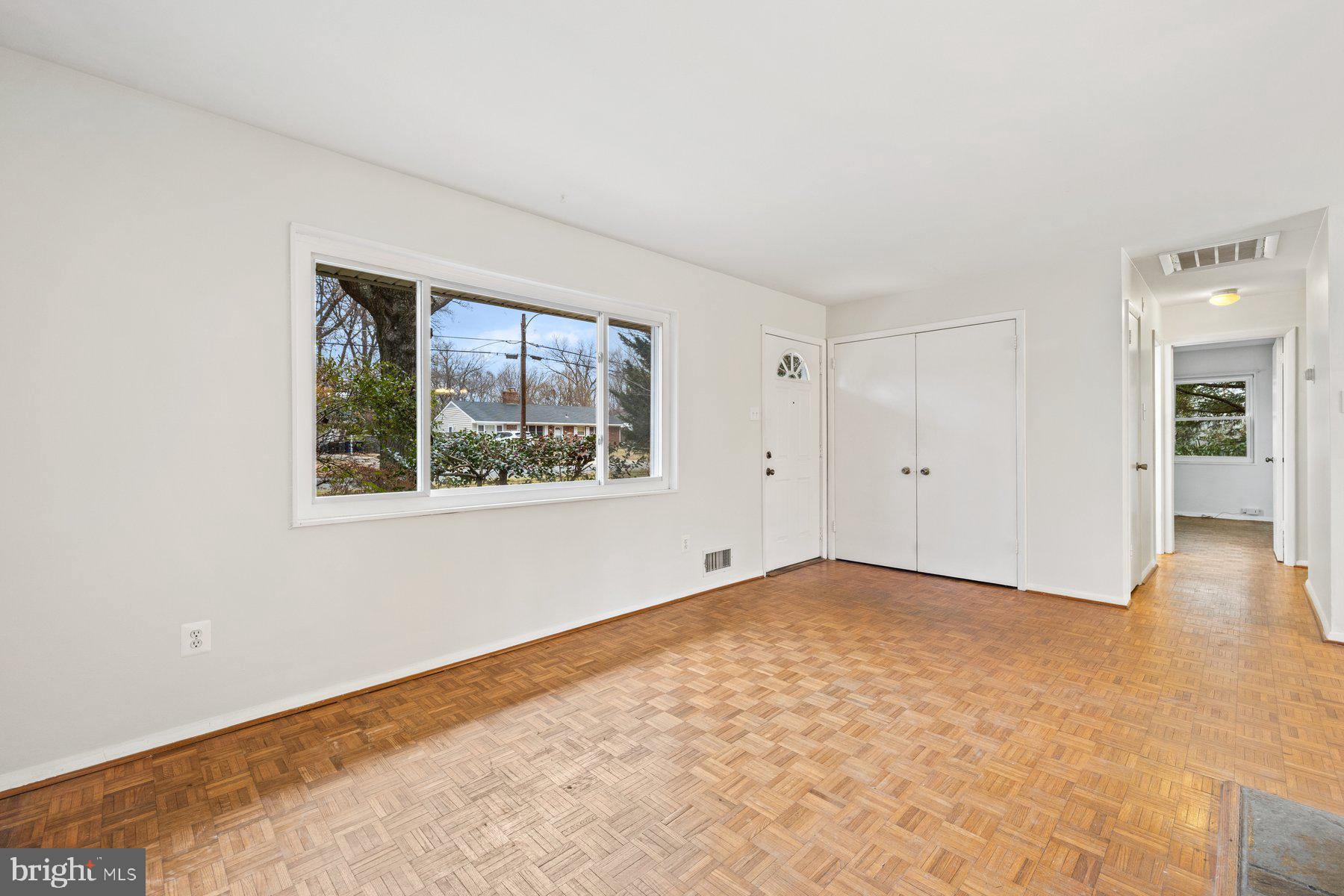 7119 Catlett Street Springfield, VA 22151 - Photo 6 of 25