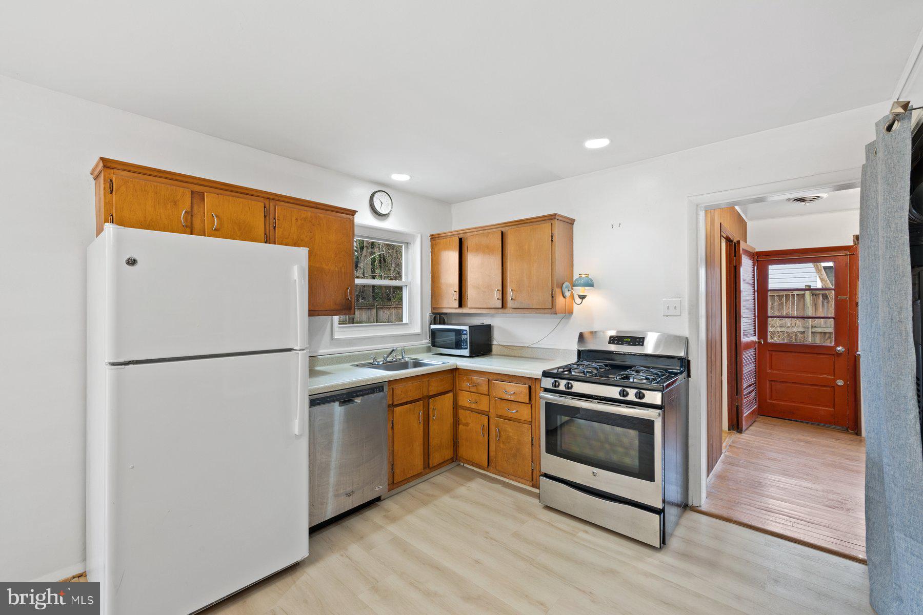 7119 Catlett Street Springfield, VA 22151 - Photo 9 of 25