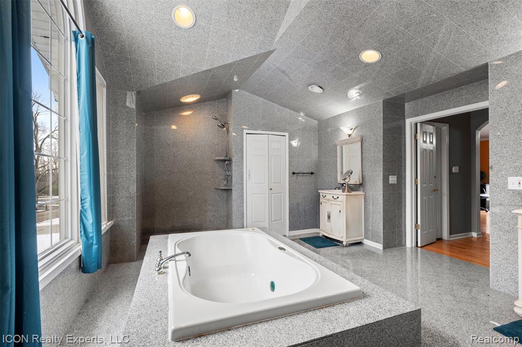 1965 Devonshire Road Bloomfield Hills, MI 48302 - Photo 27 of 37 Gallery Image 27