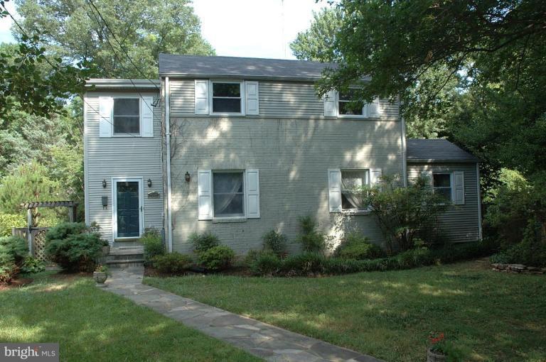 5302 Wakefield Road Bethesda, MD 20816 - Photo 1 of 28 Exterior (Main)