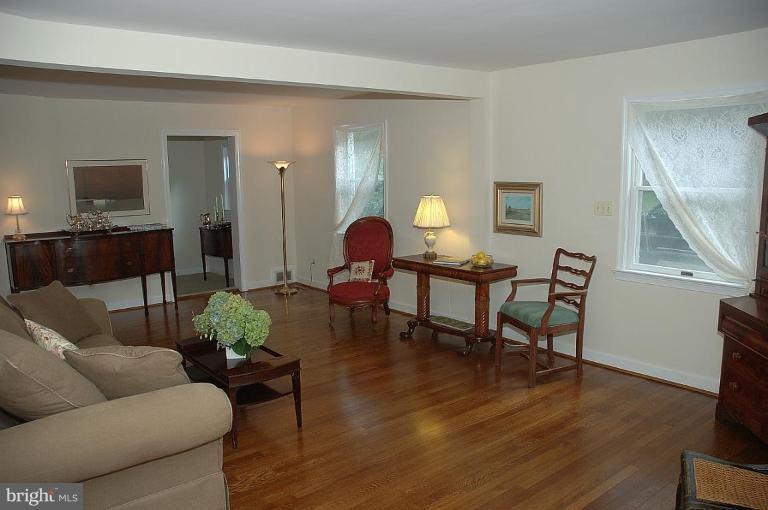 5302 Wakefield Road Bethesda, MD 20816 - Photo 4 of 28 Living Room #2