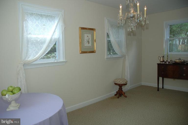 5302 Wakefield Road Bethesda, MD 20816 - Photo 5 of 28 Dining Room