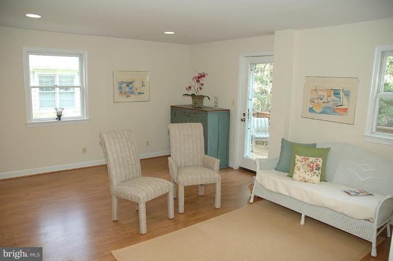 5302 Wakefield Road Bethesda, MD 20816 - Photo 8 of 28 Family Room #2