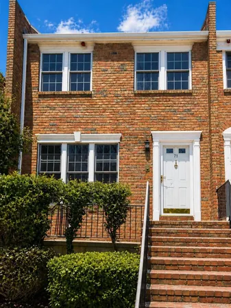 $6,600 | 71 Orchard Street, Manhasset, NY 11030