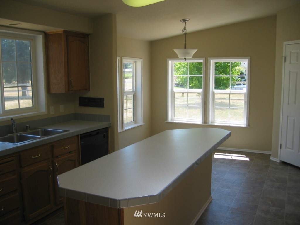 8626 Diagonal Road Southeast Olympia, WA 98501 - Photo 6 of 23 Gallery Image 6
