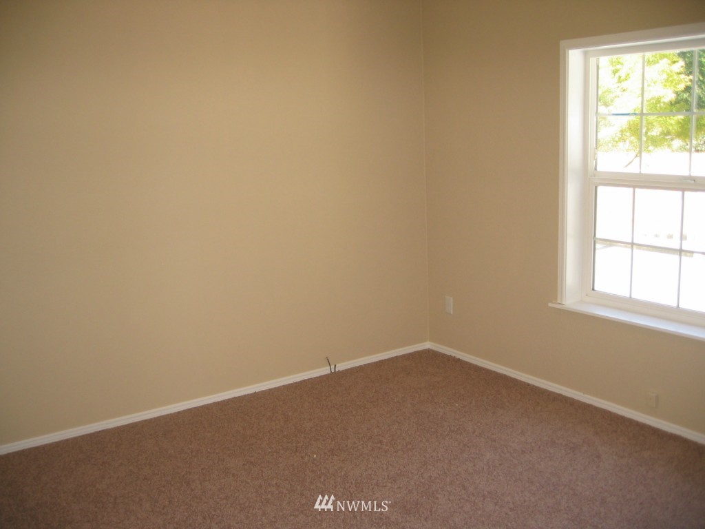 8626 Diagonal Road Southeast Olympia, WA 98501 - Photo 10 of 23 Gallery Image 10