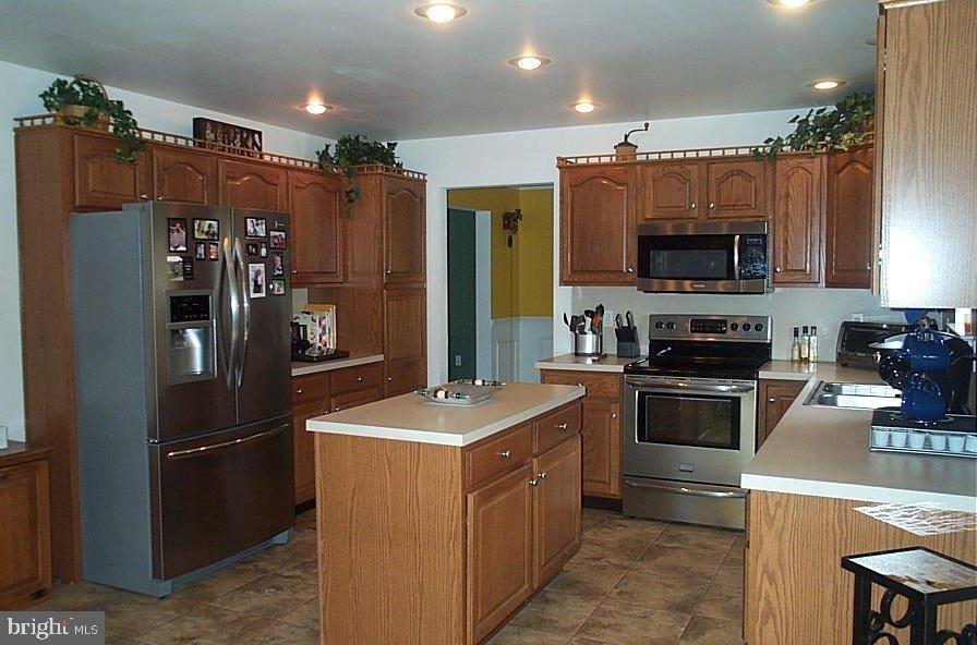 22 Foxrun Terrace Lititz, PA 17543 - Photo 2 of 19