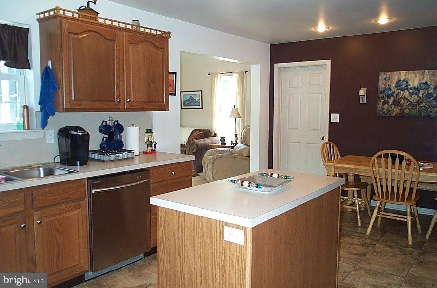 22 Foxrun Terrace Lititz, PA 17543 - Photo 3 of 19
